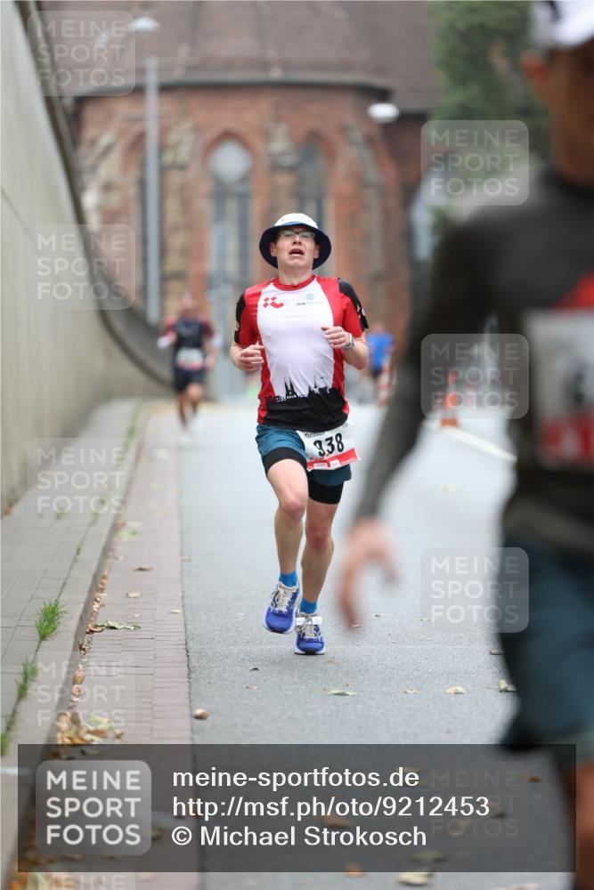 05.10.2025 - 20. swb-Marathon Bremen Michael Strokosch http://msf.ph/oto/9212453 05.10.2025 12:19:30 Laufen 338 meine-sportfotos.de
