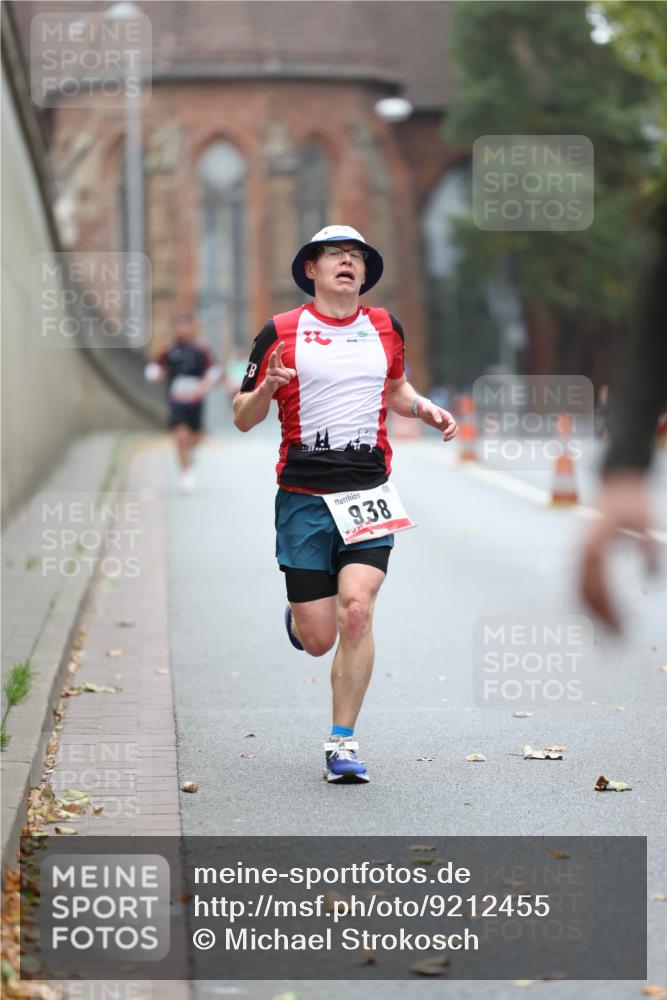 05.10.2025 - 20. swb-Marathon Bremen Michael Strokosch http://msf.ph/oto/9212455 05.10.2025 12:19:30 Laufen 938 meine-sportfotos.de