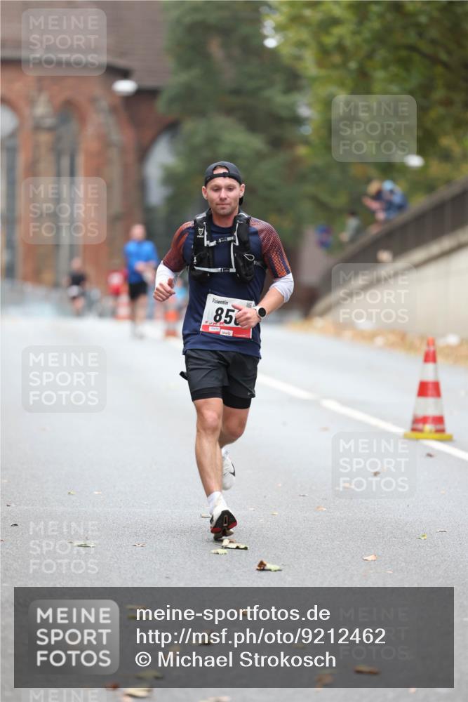 05.10.2025 - 20. swb-Marathon Bremen Michael Strokosch http://msf.ph/oto/9212462 05.10.2025 12:19:40 Laufen 85 meine-sportfotos.de