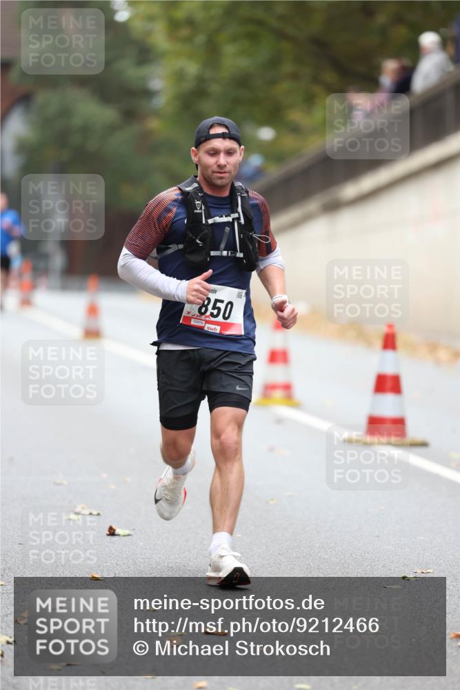 05.10.2025 - 20. swb-Marathon Bremen Michael Strokosch http://msf.ph/oto/9212466 05.10.2025 12:19:41 Laufen 850, 00478 meine-sportfotos.de
