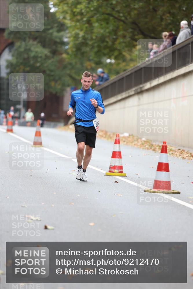 05.10.2025 - 20. swb-Marathon Bremen Michael Strokosch http://msf.ph/oto/9212470 05.10.2025 12:19:49 Laufen  meine-sportfotos.de