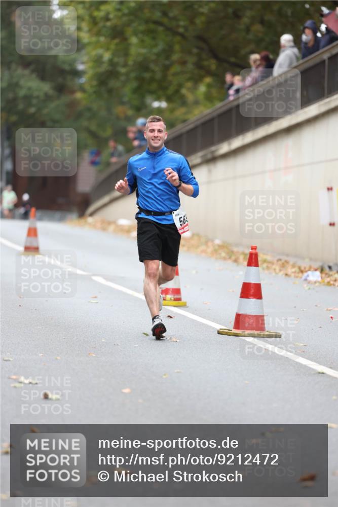 05.10.2025 - 20. swb-Marathon Bremen Michael Strokosch http://msf.ph/oto/9212472 05.10.2025 12:19:50 Laufen  meine-sportfotos.de