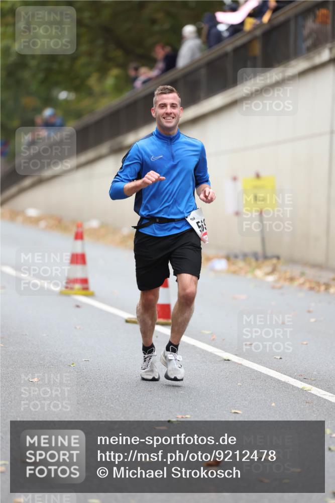 05.10.2025 - 20. swb-Marathon Bremen Michael Strokosch http://msf.ph/oto/9212478 05.10.2025 12:19:52 Laufen 565 meine-sportfotos.de
