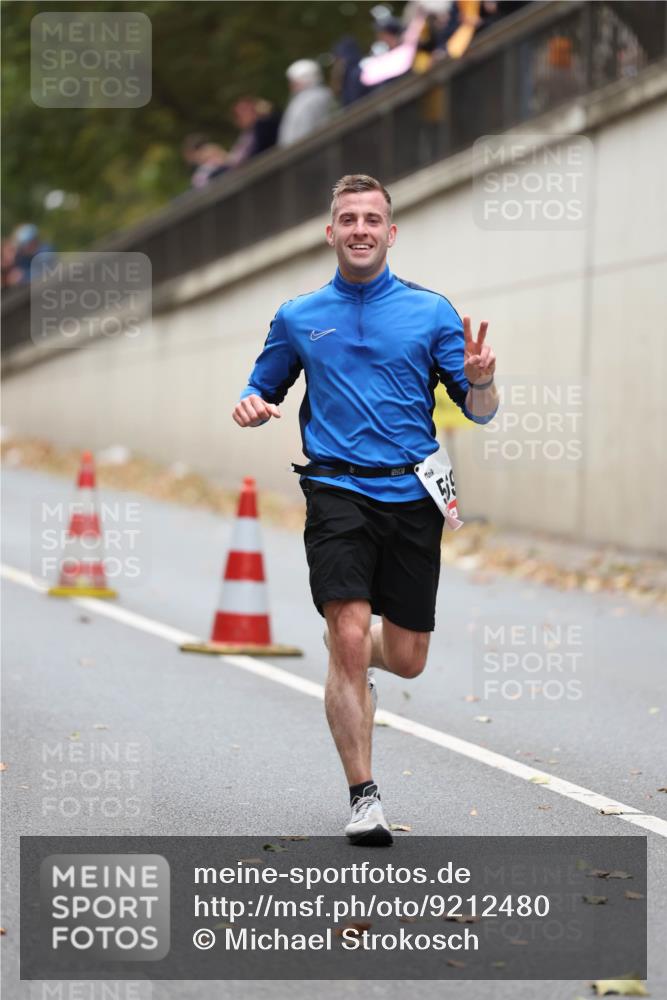 05.10.2025 - 20. swb-Marathon Bremen Michael Strokosch http://msf.ph/oto/9212480 05.10.2025 12:19:52 Laufen 5 meine-sportfotos.de