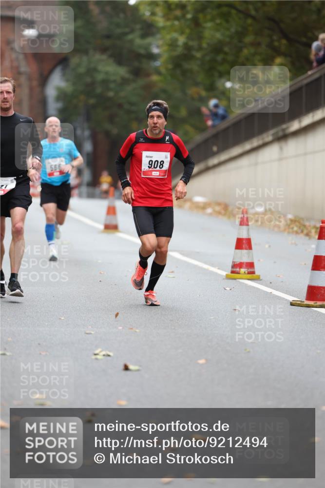 05.10.2025 - 20. swb-Marathon Bremen Michael Strokosch http://msf.ph/oto/9212494 05.10.2025 12:20:04 Laufen 21, 566, 908 meine-sportfotos.de