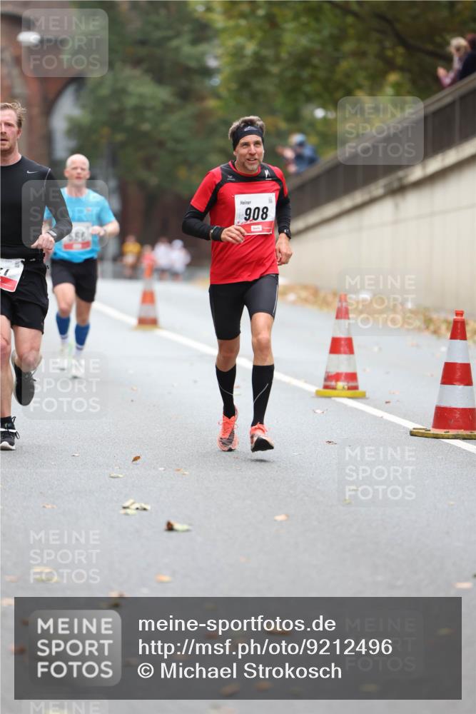 05.10.2025 - 20. swb-Marathon Bremen Michael Strokosch http://msf.ph/oto/9212496 05.10.2025 12:20:05 Laufen 566, 908 meine-sportfotos.de