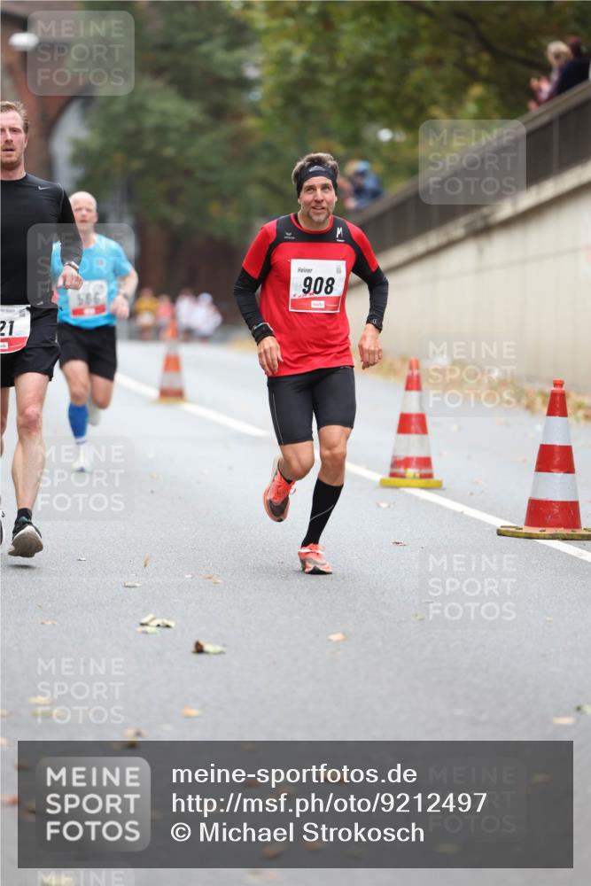 05.10.2025 - 20. swb-Marathon Bremen Michael Strokosch http://msf.ph/oto/9212497 05.10.2025 12:20:05 Laufen 21, 566, 908 meine-sportfotos.de