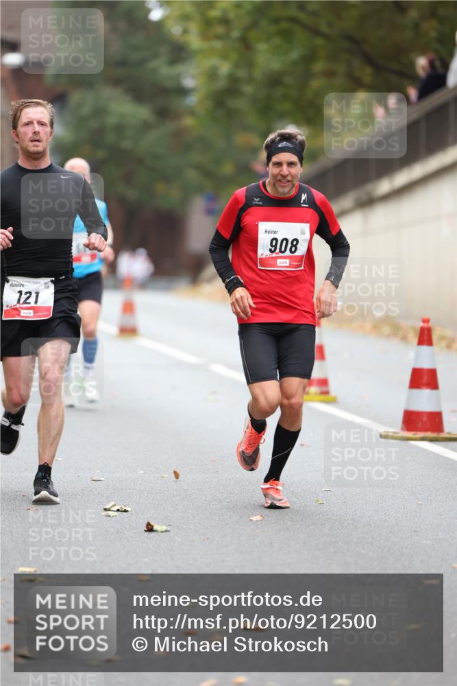 05.10.2025 - 20. swb-Marathon Bremen Michael Strokosch http://msf.ph/oto/9212500 05.10.2025 12:20:06 Laufen 121, 908 meine-sportfotos.de
