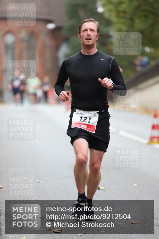 05.10.2025 - 20. swb-Marathon Bremen Michael Strokosch http://msf.ph/oto/9212504 05.10.2025 12:20:07 Laufen 01379, 121 meine-sportfotos.de