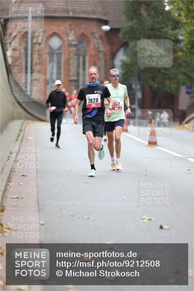 05.10.2025 - 20. swb-Marathon Bremen Michael Strokosch http://msf.ph/oto/9212508 05.10.2025 12:20:17 Laufen 1928 meine-sportfotos.de