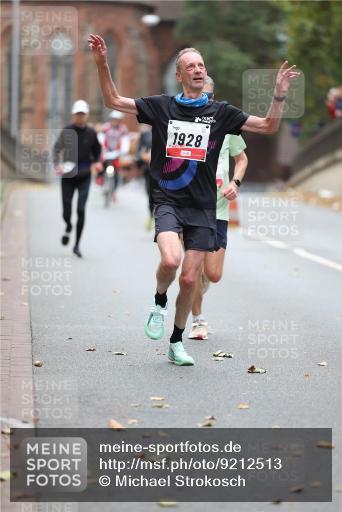 05.10.2025 - 20. swb-Marathon Bremen Michael Strokosch http://msf.ph/oto/9212513 05.10.2025 12:20:20 Laufen 1928 meine-sportfotos.de