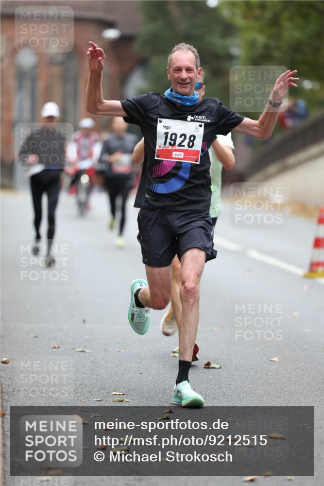05.10.2025 - 20. swb-Marathon Bremen Michael Strokosch http://msf.ph/oto/9212515 05.10.2025 12:20:20 Laufen 1928 meine-sportfotos.de