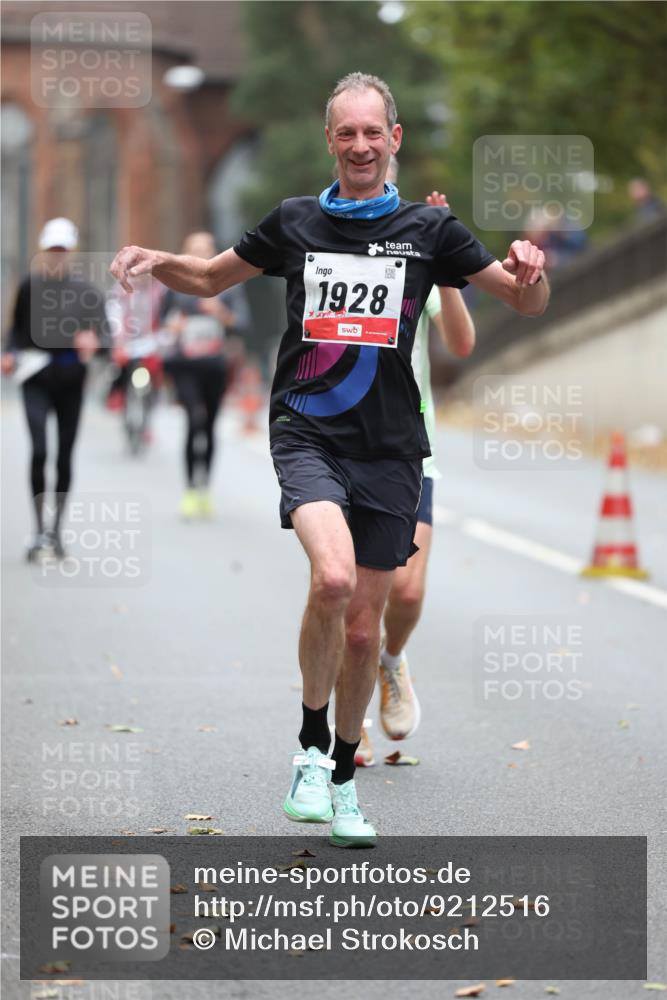 05.10.2025 - 20. swb-Marathon Bremen Michael Strokosch http://msf.ph/oto/9212516 05.10.2025 12:20:20 Laufen 1928 meine-sportfotos.de