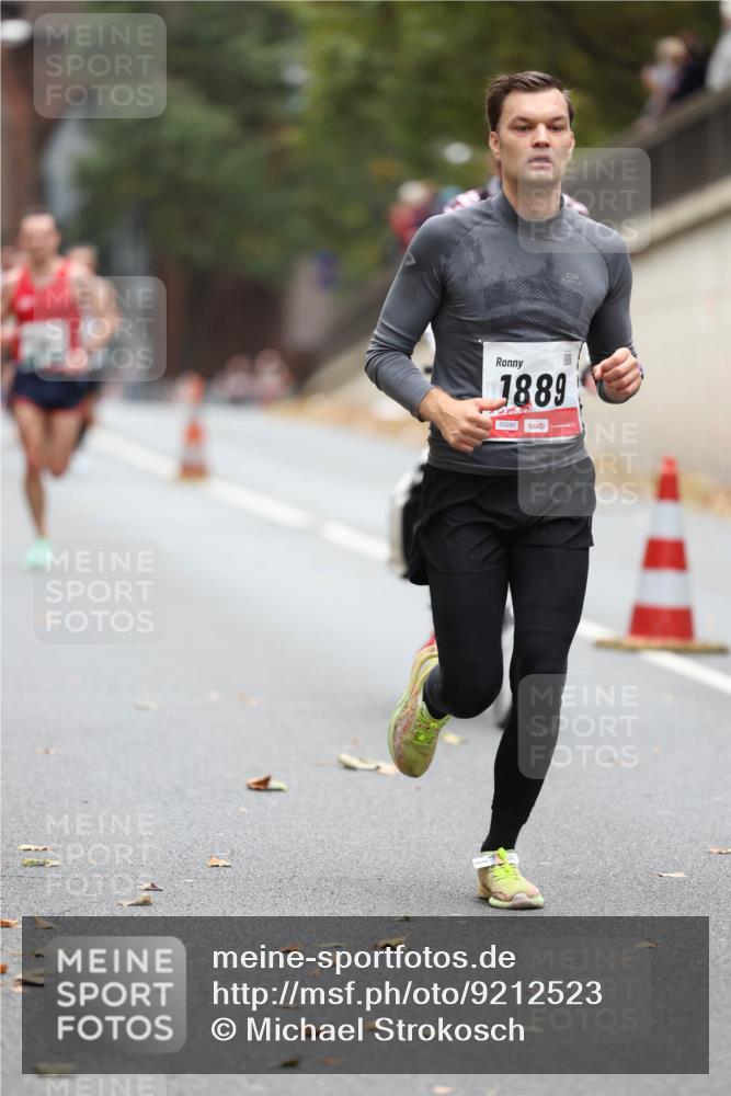 05.10.2025 - 20. swb-Marathon Bremen Michael Strokosch http://msf.ph/oto/9212523 05.10.2025 12:20:27 Laufen 1889, 00290 meine-sportfotos.de