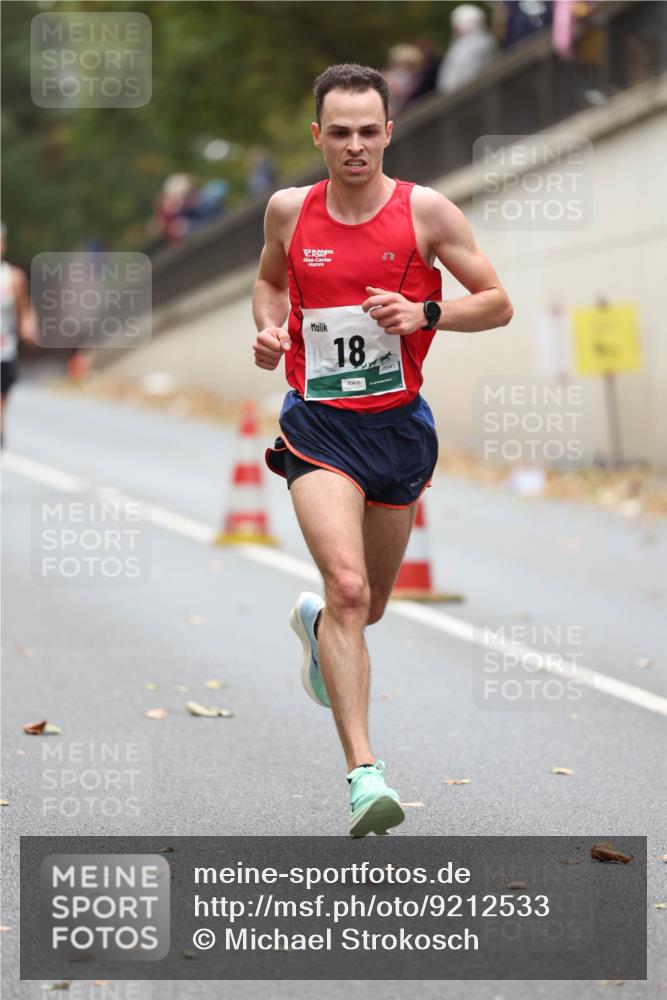 05.10.2025 - 20. swb-Marathon Bremen Michael Strokosch http://msf.ph/oto/9212533 05.10.2025 12:20:30 Laufen 18, 38941 meine-sportfotos.de