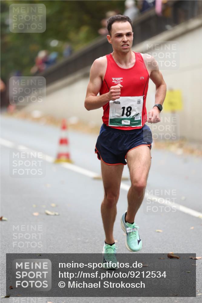 05.10.2025 - 20. swb-Marathon Bremen Michael Strokosch http://msf.ph/oto/9212534 05.10.2025 12:20:30 Laufen  meine-sportfotos.de