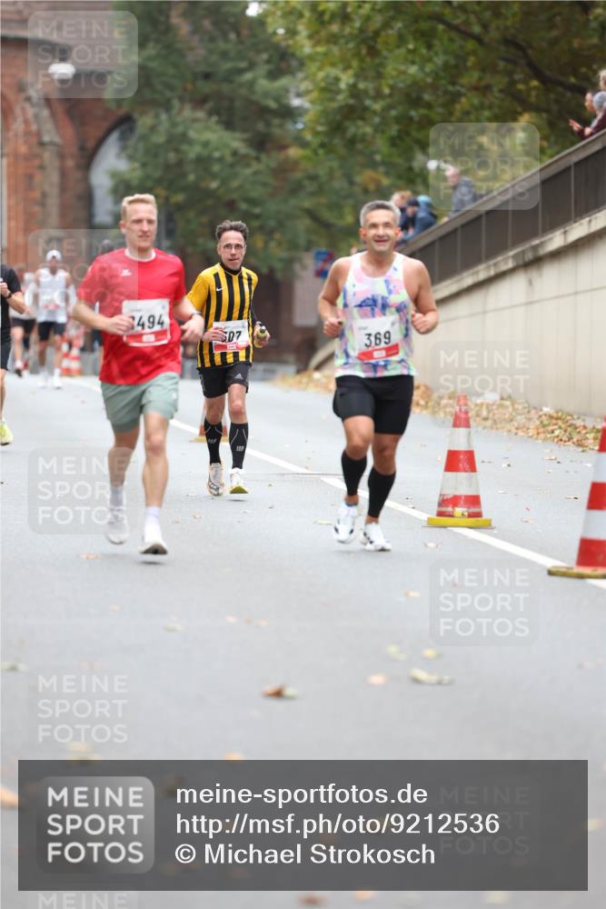 05.10.2025 - 20. swb-Marathon Bremen Michael Strokosch http://msf.ph/oto/9212536 05.10.2025 12:20:33 Laufen 494, 507, 369 meine-sportfotos.de