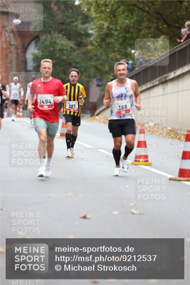 05.10.2025 - 20. swb-Marathon Bremen Michael Strokosch http://msf.ph/oto/9212537 05.10.2025 12:20:33 Laufen 1494, 307, 369 meine-sportfotos.de