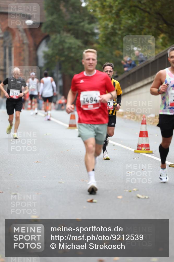 05.10.2025 - 20. swb-Marathon Bremen Michael Strokosch http://msf.ph/oto/9212539 05.10.2025 12:20:35 Laufen 1338, 1494, 17 meine-sportfotos.de