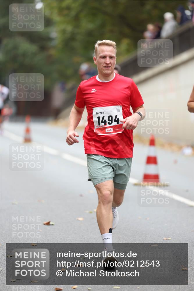 05.10.2025 - 20. swb-Marathon Bremen Michael Strokosch http://msf.ph/oto/9212543 05.10.2025 12:20:36 Laufen 1494 meine-sportfotos.de