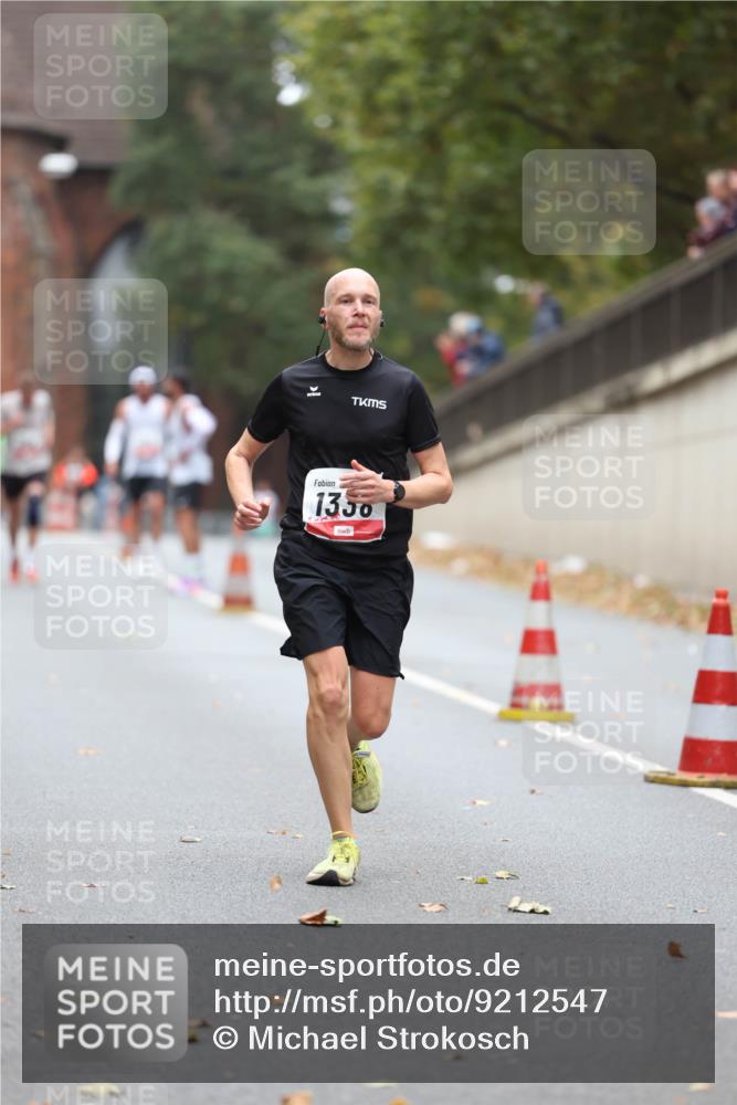 05.10.2025 - 20. swb-Marathon Bremen Michael Strokosch http://msf.ph/oto/9212547 05.10.2025 12:20:40 Laufen 1350 meine-sportfotos.de
