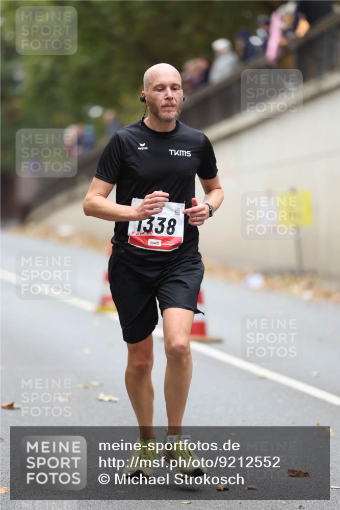 05.10.2025 - 20. swb-Marathon Bremen Michael Strokosch http://msf.ph/oto/9212552 05.10.2025 12:20:42 Laufen 1338 meine-sportfotos.de