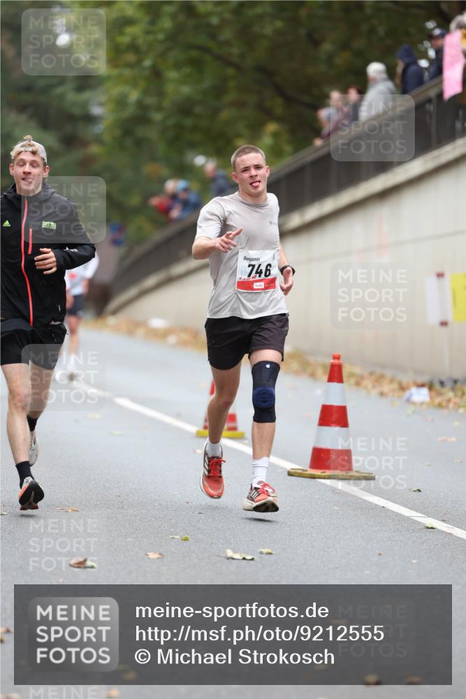 05.10.2025 - 20. swb-Marathon Bremen Michael Strokosch http://msf.ph/oto/9212555 05.10.2025 12:20:49 Laufen 746 meine-sportfotos.de