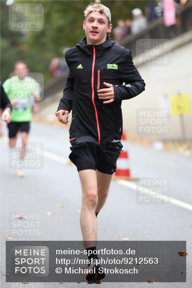 05.10.2025 - 20. swb-Marathon Bremen Michael Strokosch http://msf.ph/oto/9212563 05.10.2025 12:20:51 Laufen  meine-sportfotos.de