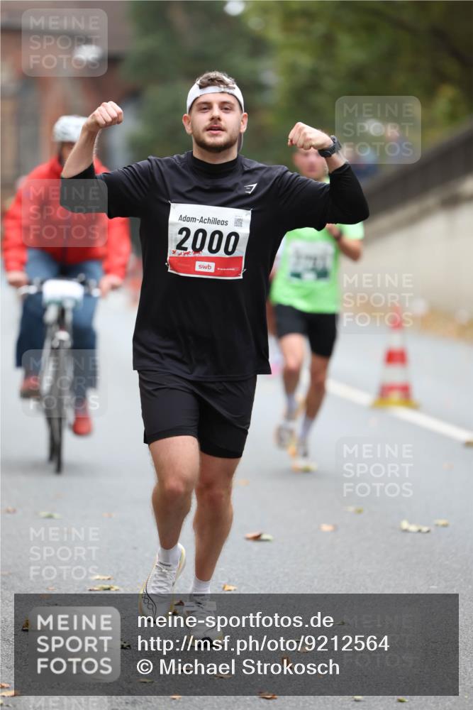 05.10.2025 - 20. swb-Marathon Bremen Michael Strokosch http://msf.ph/oto/9212564 05.10.2025 12:20:52 Laufen 2000 meine-sportfotos.de
