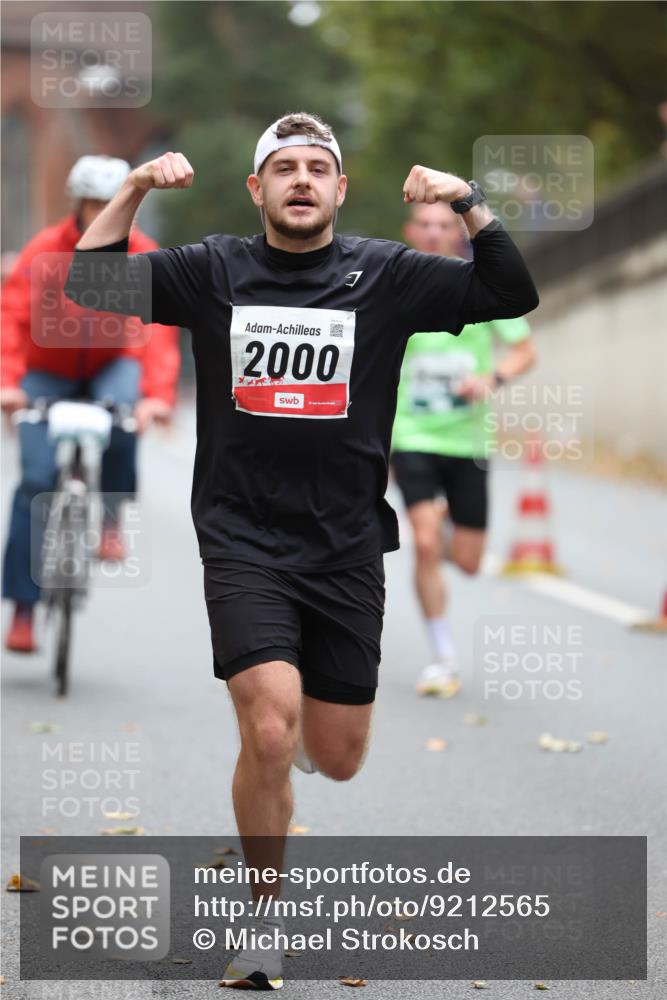 05.10.2025 - 20. swb-Marathon Bremen Michael Strokosch http://msf.ph/oto/9212565 05.10.2025 12:20:52 Laufen 2000 meine-sportfotos.de