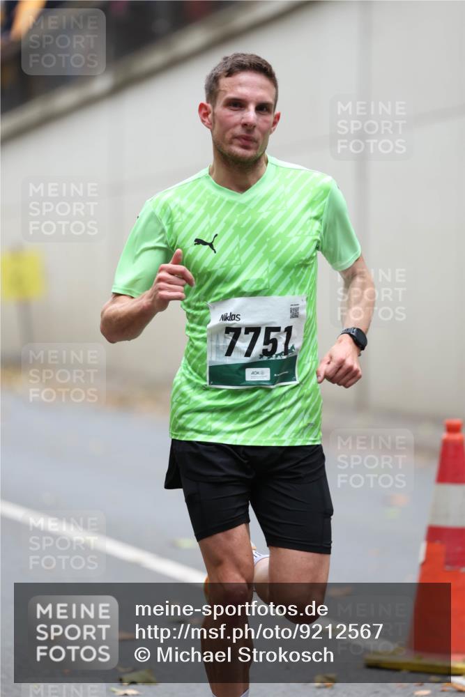 05.10.2025 - 20. swb-Marathon Bremen Michael Strokosch http://msf.ph/oto/9212567 05.10.2025 12:20:54 Laufen 7751 meine-sportfotos.de