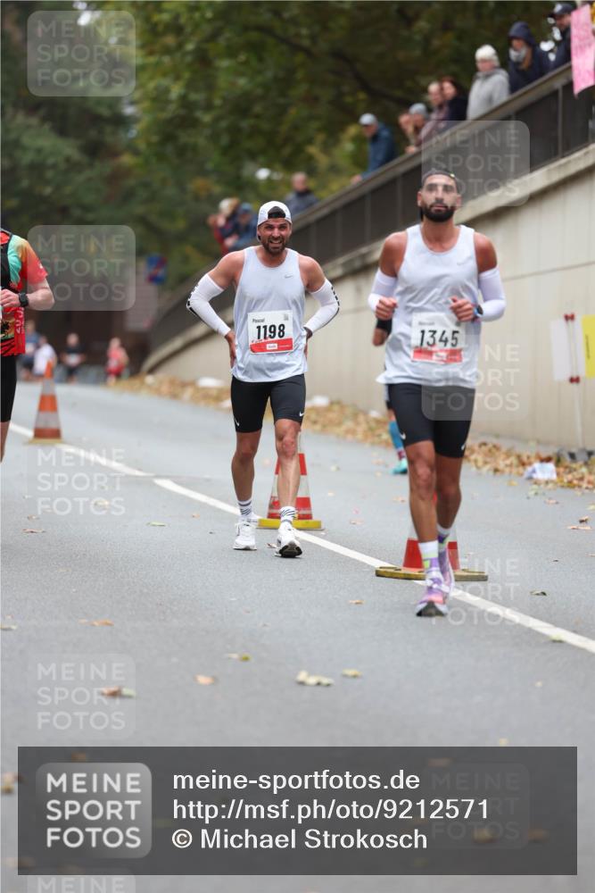 05.10.2025 - 20. swb-Marathon Bremen Michael Strokosch http://msf.ph/oto/9212571 05.10.2025 12:20:59 Laufen 1198, 1345 meine-sportfotos.de