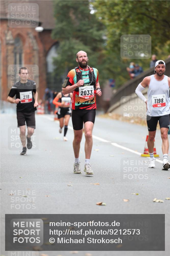 05.10.2025 - 20. swb-Marathon Bremen Michael Strokosch http://msf.ph/oto/9212573 05.10.2025 12:20:59 Laufen 2, 218, 2033, 1198 meine-sportfotos.de