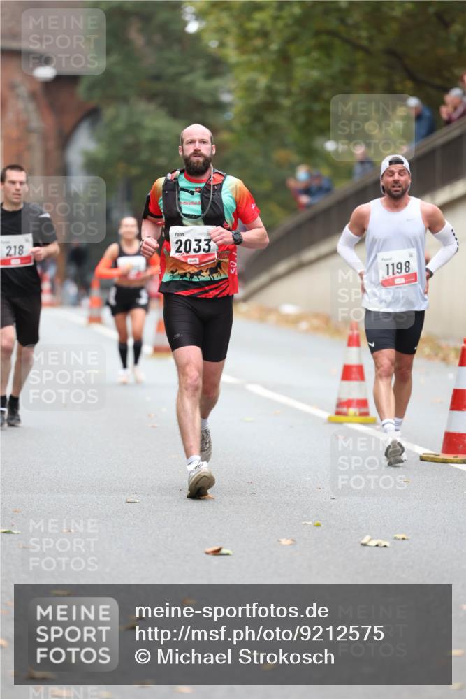 05.10.2025 - 20. swb-Marathon Bremen Michael Strokosch http://msf.ph/oto/9212575 05.10.2025 12:21:00 Laufen 218, 2033, 1198 meine-sportfotos.de