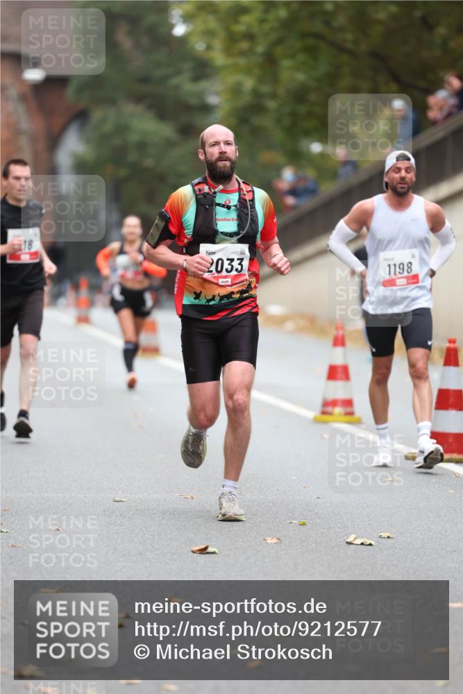 05.10.2025 - 20. swb-Marathon Bremen Michael Strokosch http://msf.ph/oto/9212577 05.10.2025 12:21:00 Laufen 18, 2033, 1198 meine-sportfotos.de