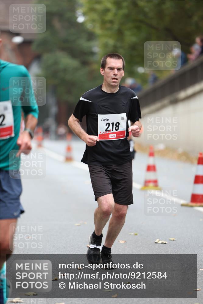 05.10.2025 - 20. swb-Marathon Bremen Michael Strokosch http://msf.ph/oto/9212584 05.10.2025 12:21:03 Laufen 2, 218 meine-sportfotos.de