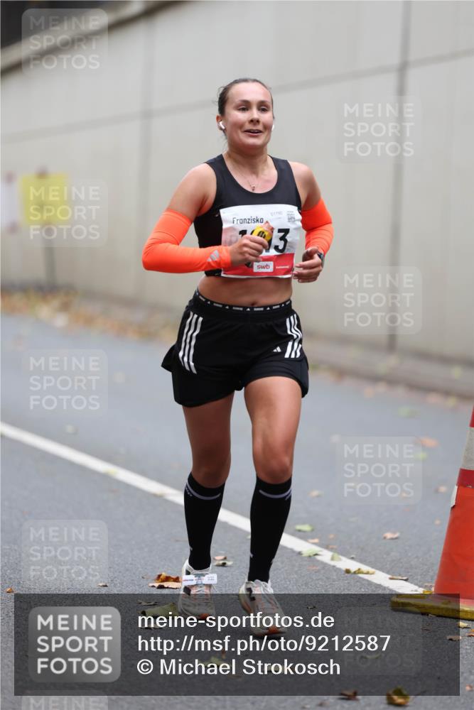 05.10.2025 - 20. swb-Marathon Bremen Michael Strokosch http://msf.ph/oto/9212587 05.10.2025 12:21:07 Laufen 01790, 3 meine-sportfotos.de