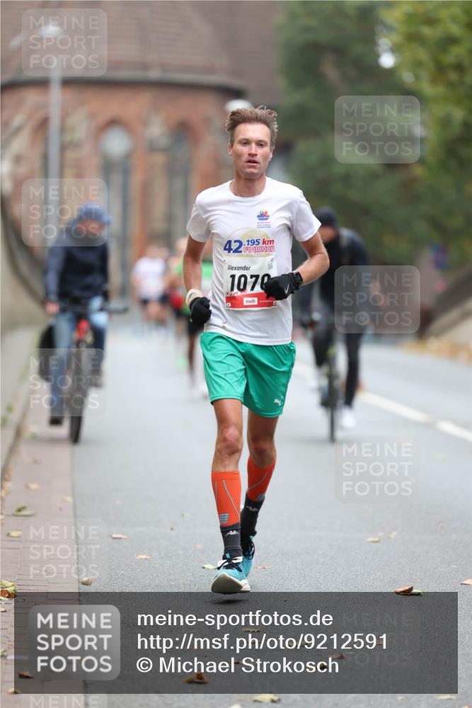 05.10.2025 - 20. swb-Marathon Bremen Michael Strokosch http://msf.ph/oto/9212591 05.10.2025 12:21:16 Laufen 42, 195, 1070 meine-sportfotos.de
