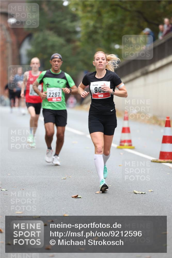 05.10.2025 - 20. swb-Marathon Bremen Michael Strokosch http://msf.ph/oto/9212596 05.10.2025 12:21:21 Laufen 2267, 90 meine-sportfotos.de