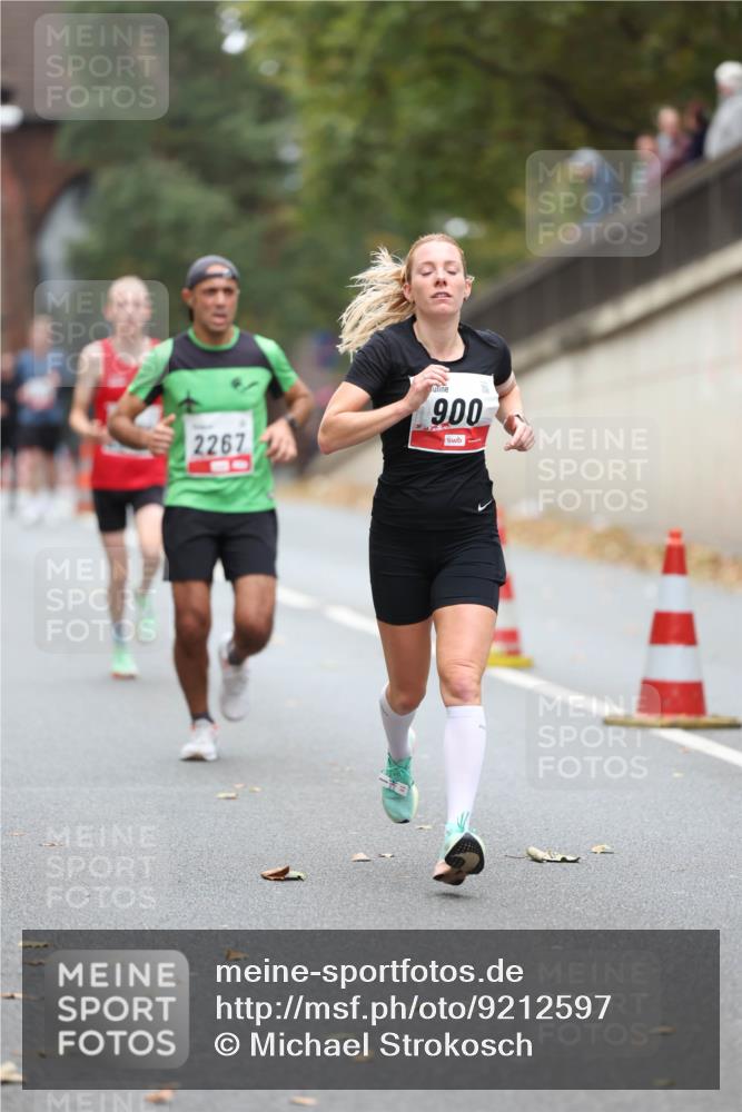 05.10.2025 - 20. swb-Marathon Bremen Michael Strokosch http://msf.ph/oto/9212597 05.10.2025 12:21:21 Laufen 900, 2267 meine-sportfotos.de