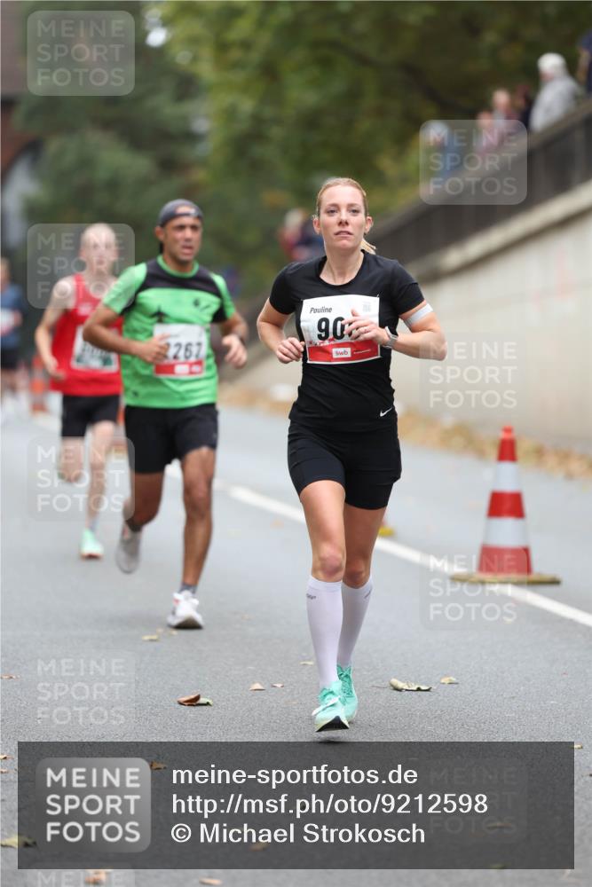 05.10.2025 - 20. swb-Marathon Bremen Michael Strokosch http://msf.ph/oto/9212598 05.10.2025 12:21:21 Laufen 2267, 90 meine-sportfotos.de