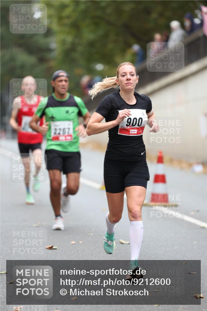 05.10.2025 - 20. swb-Marathon Bremen Michael Strokosch http://msf.ph/oto/9212600 05.10.2025 12:21:22 Laufen 2267, 900 meine-sportfotos.de
