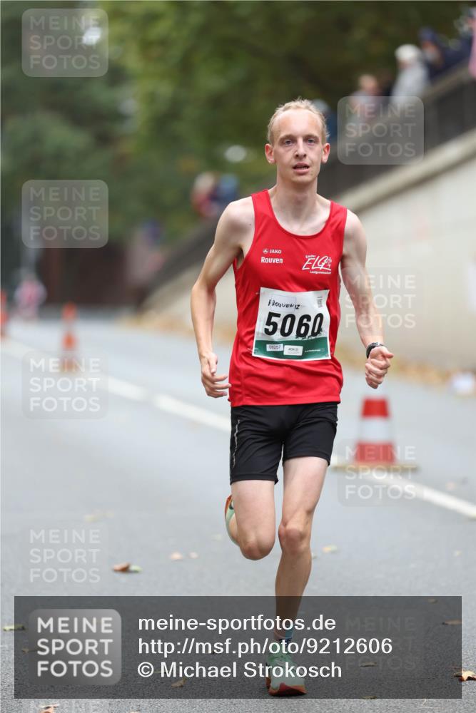 05.10.2025 - 20. swb-Marathon Bremen Michael Strokosch http://msf.ph/oto/9212606 05.10.2025 12:21:24 Laufen 5060, 08257 meine-sportfotos.de