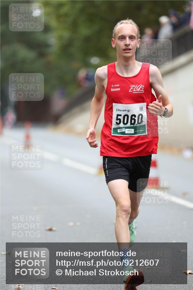 05.10.2025 - 20. swb-Marathon Bremen Michael Strokosch http://msf.ph/oto/9212607 05.10.2025 12:21:24 Laufen 5060, 0825 meine-sportfotos.de