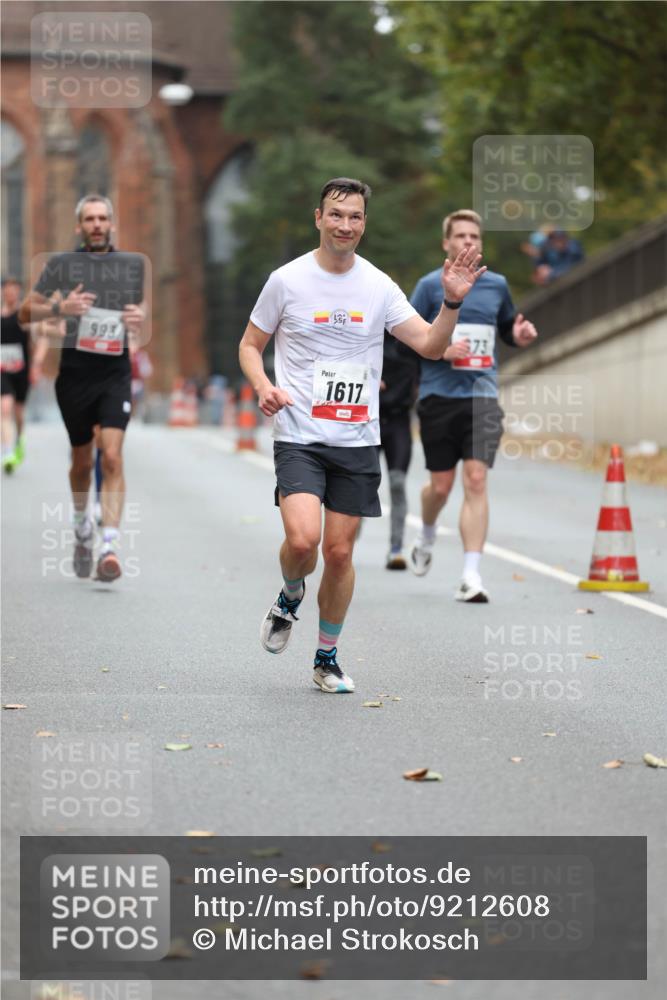 05.10.2025 - 20. swb-Marathon Bremen Michael Strokosch http://msf.ph/oto/9212608 05.10.2025 12:21:30 Laufen 993, 1617, 73 meine-sportfotos.de