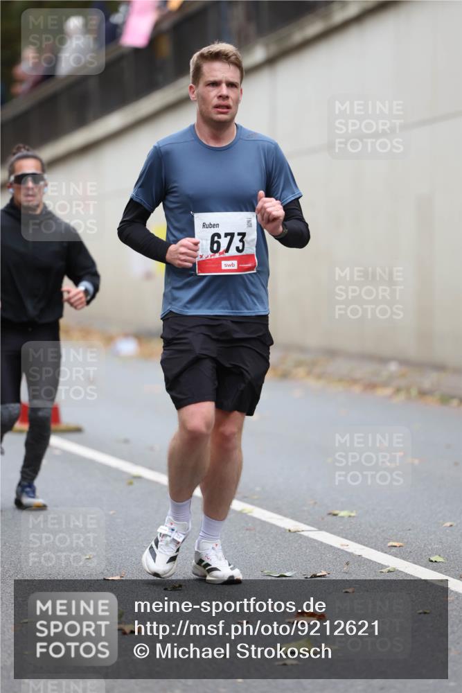 05.10.2025 - 20. swb-Marathon Bremen Michael Strokosch http://msf.ph/oto/9212621 05.10.2025 12:21:35 Laufen 673 meine-sportfotos.de