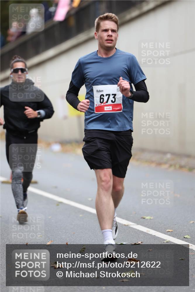 05.10.2025 - 20. swb-Marathon Bremen Michael Strokosch http://msf.ph/oto/9212622 05.10.2025 12:21:35 Laufen 673 meine-sportfotos.de