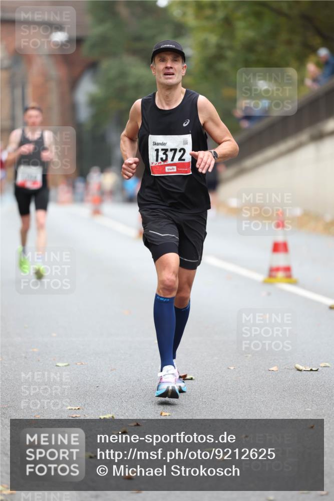 05.10.2025 - 20. swb-Marathon Bremen Michael Strokosch http://msf.ph/oto/9212625 05.10.2025 12:21:36 Laufen 1372 meine-sportfotos.de