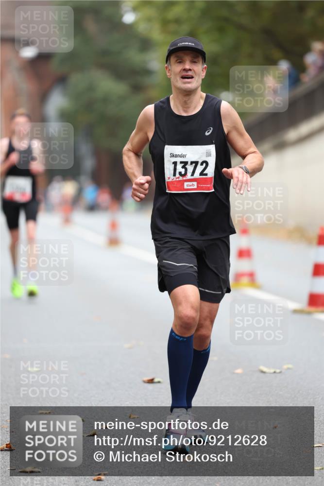 05.10.2025 - 20. swb-Marathon Bremen Michael Strokosch http://msf.ph/oto/9212628 05.10.2025 12:21:37 Laufen 1372 meine-sportfotos.de