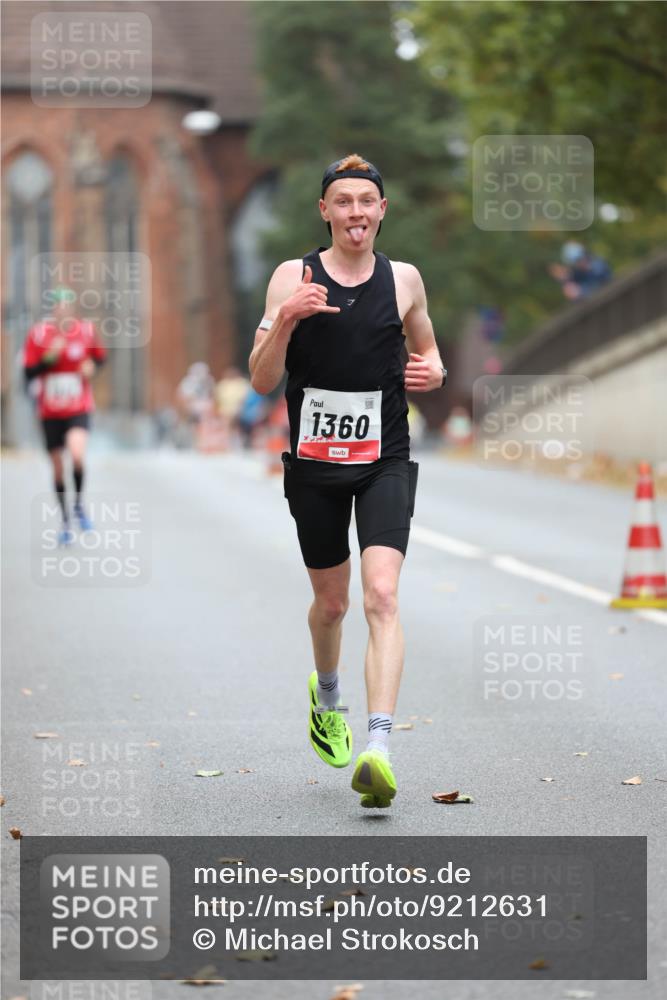 05.10.2025 - 20. swb-Marathon Bremen Michael Strokosch http://msf.ph/oto/9212631 05.10.2025 12:21:40 Laufen 1360 meine-sportfotos.de